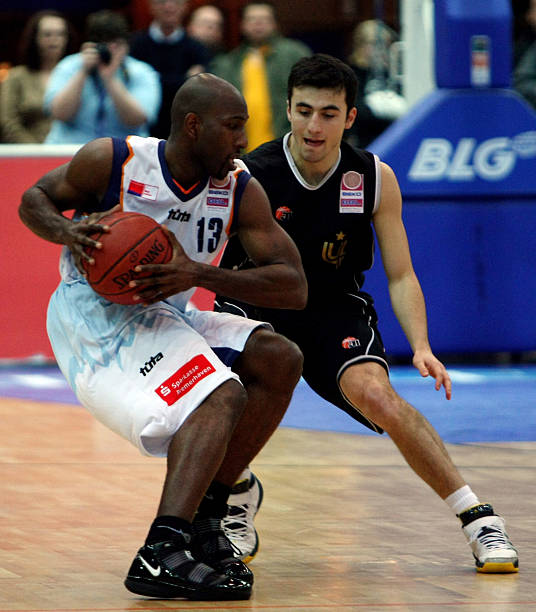 亨德森的名 亨德森的名