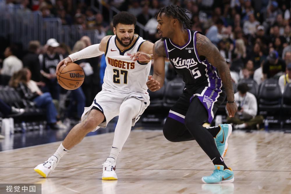 充满活力的 充满活力的