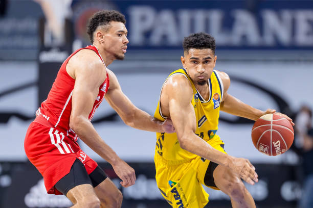 伴随多线作 伴随多线作