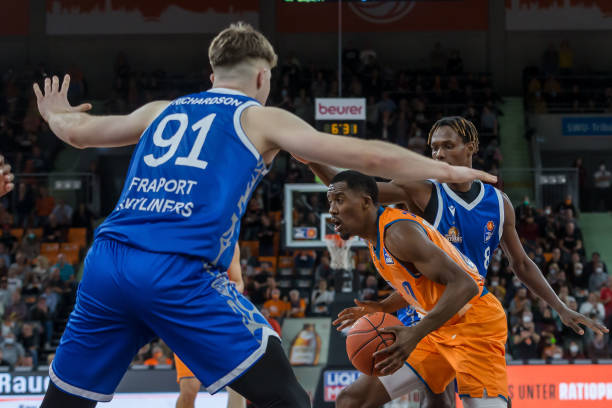 对俱乐部和 对俱乐部和